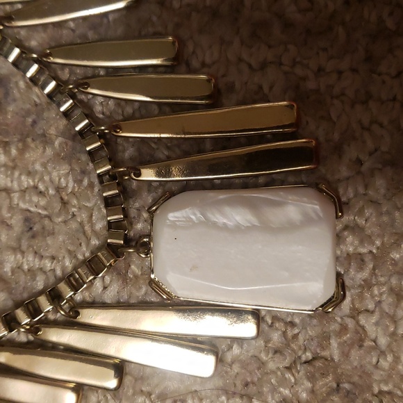 St.Thomas mother of pearl necklace - Picture 2 of 2